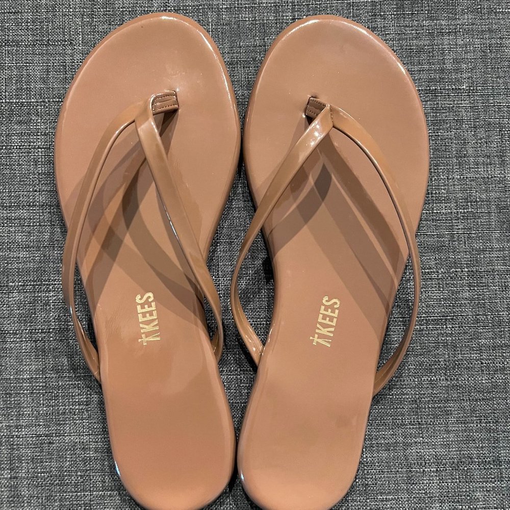 TKees New Women's Flip Flops -Size 6  - Heatwave